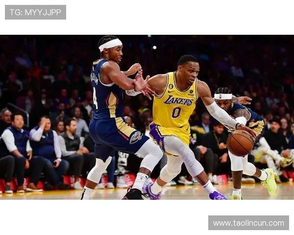 威少重回巅峰球迷纷纷道歉 湖人用太矮手势为老詹复仇 威少重回巅峰球迷纷纷道歉 湖人用太矮手势为老詹复仇