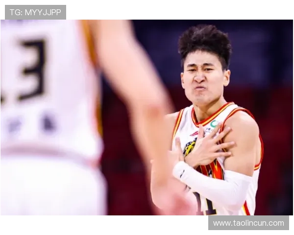 杨毅:广厦新赛季为夺冠去寺庙祈福他们比首钢更渴望这座冠军奖杯 杨毅:广厦新赛季为夺冠去寺庙祈福他们比首钢更渴望这座冠军奖杯